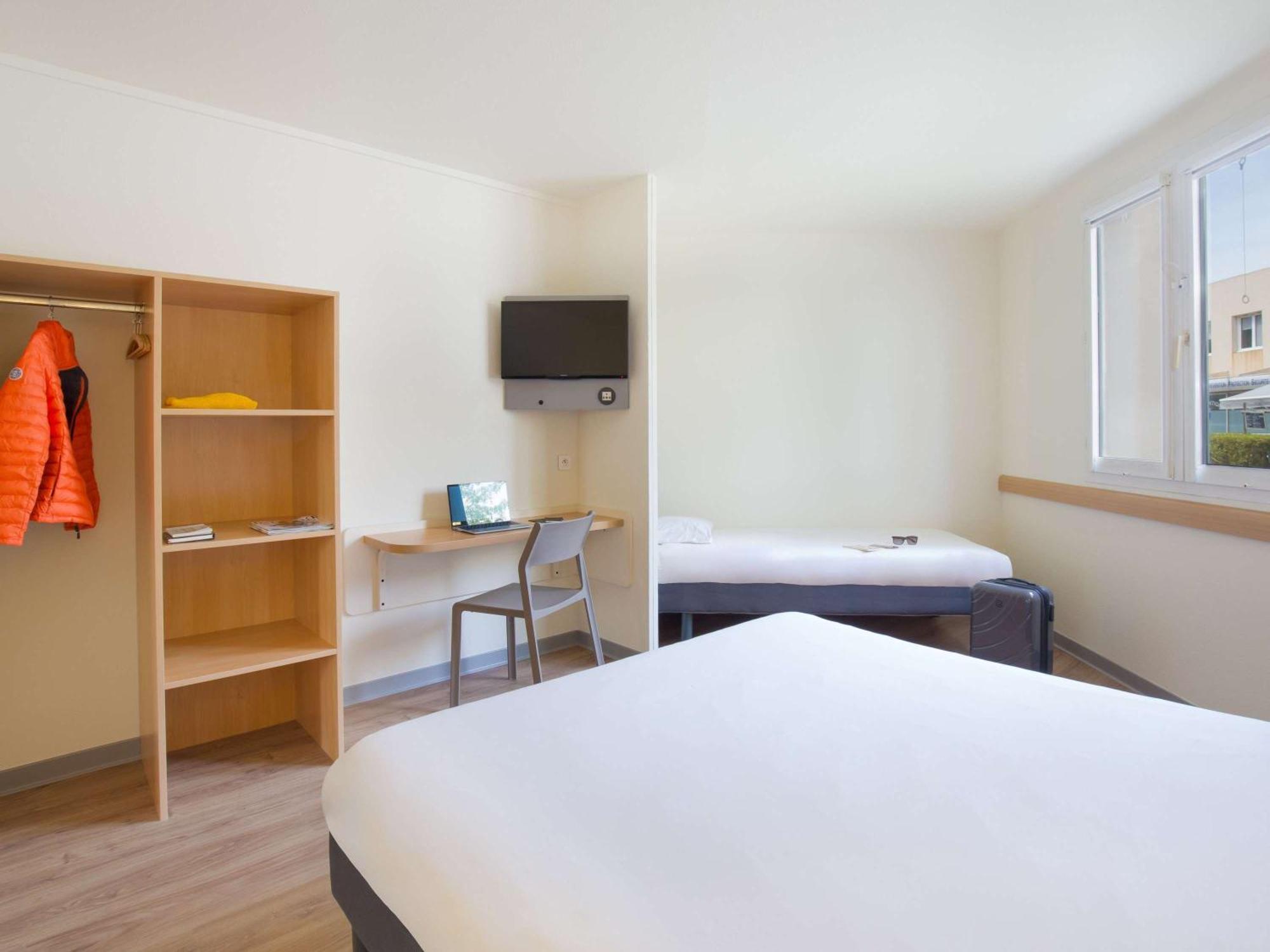 Ibis Budget Aubagne Paluds Agora Esterno foto