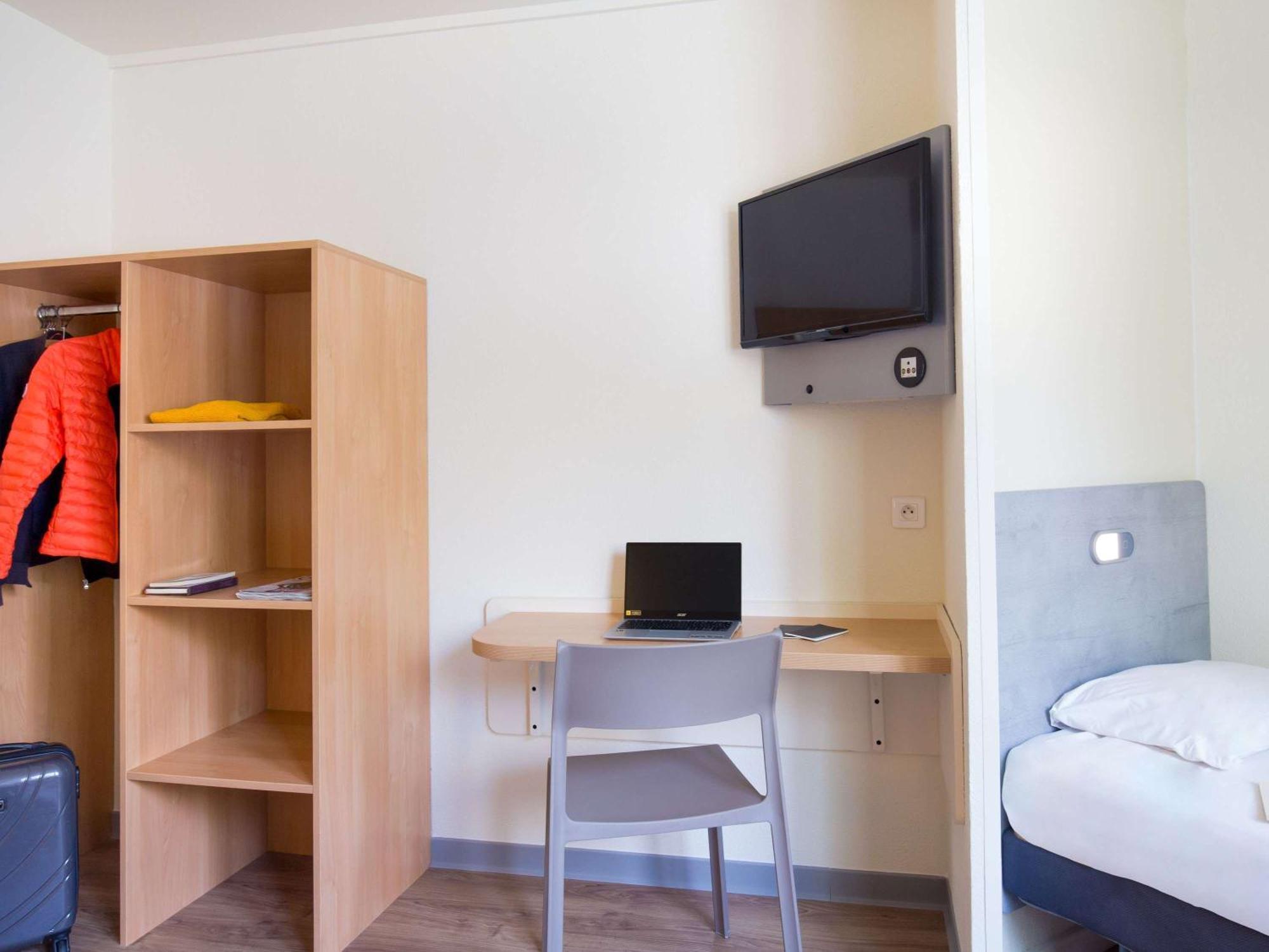 Ibis Budget Aubagne Paluds Agora Esterno foto